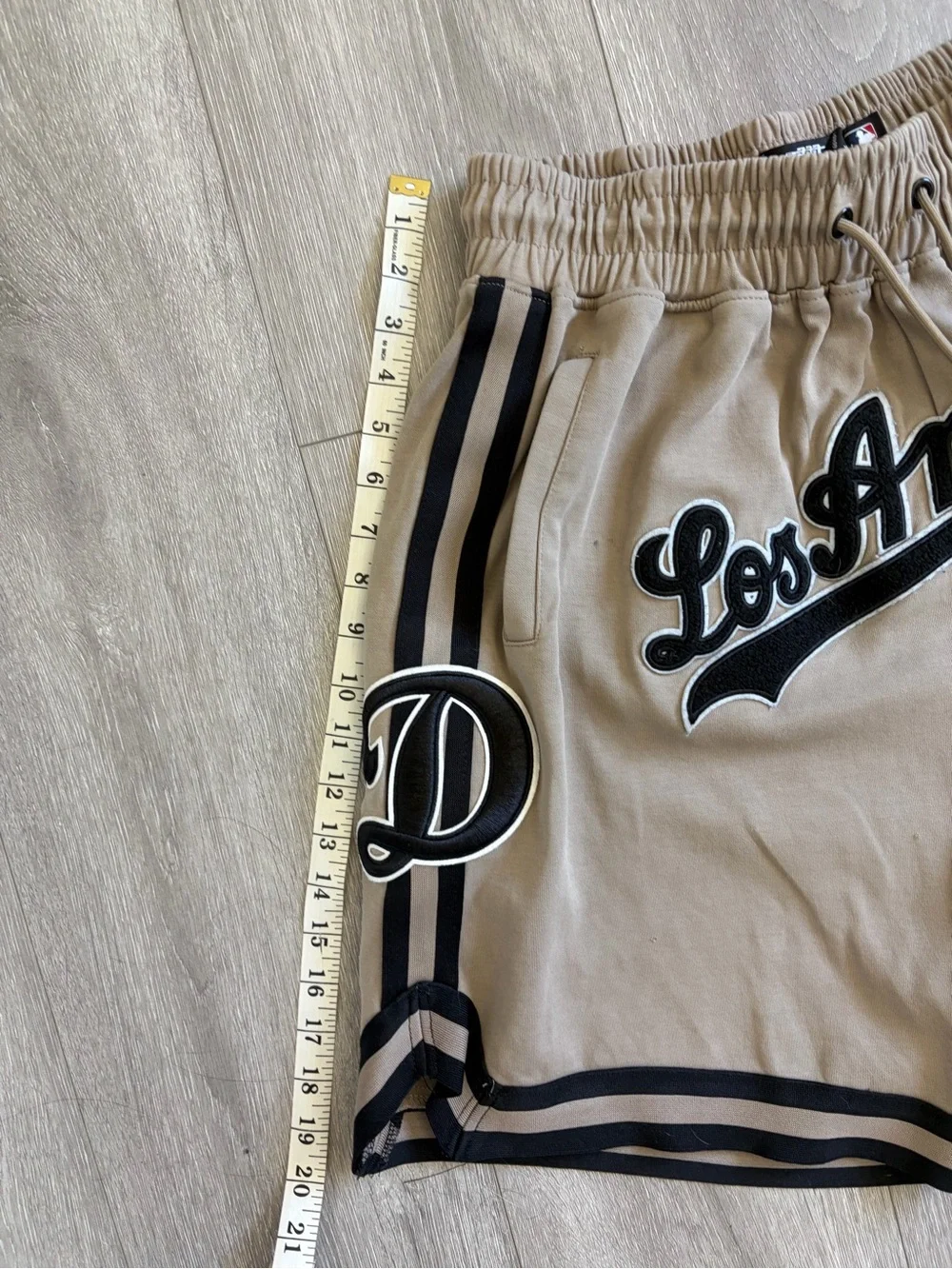 Rare Pro Standard Luxury Athletic Collection LA Dodgers Shorts Beige Size XL **